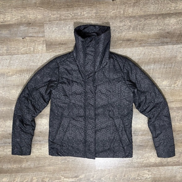 Patagonia Puffer Jacket Women's M Full Zip Gray Insulated AOP Geometric - Picture 9 of 9